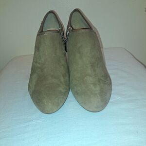 Calvin Klein Ankle Boots Booties 9.5 M Pointed Toe Brown‎ Suede Leather Women’s